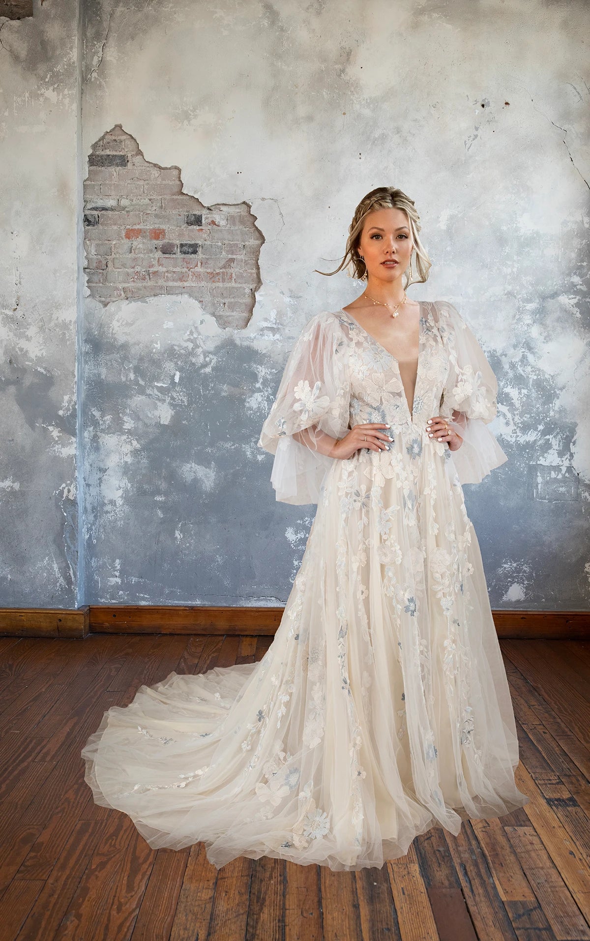 SAYLOR -ROMANTIC FLORAL LACE BOHO WEDDING DRESS WITH BLOUSON SLEEVES